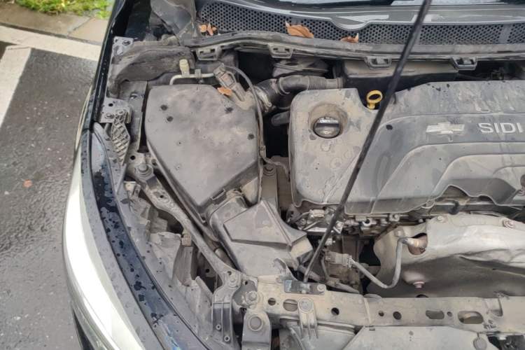 Used Chevrolet Cruze 2015 1.5L Automatic Luxury Edition Engine Bay Right