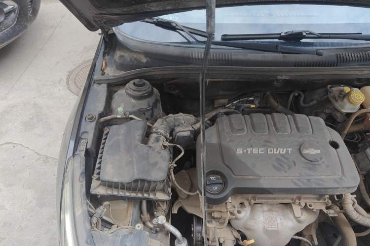 Used Chevrolet Cruze 2015 1.5L Classic SE MT Engine Bay Right