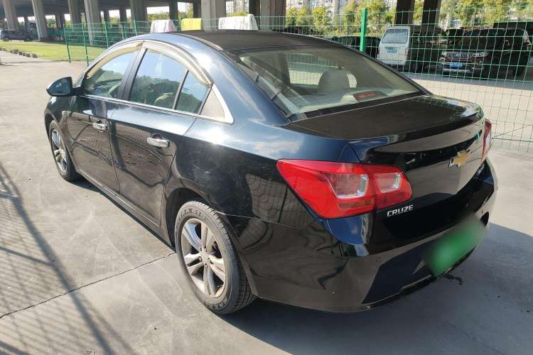 Used Chevrolet Cruze 2015 1.5L Classic SE MT Exterior 4