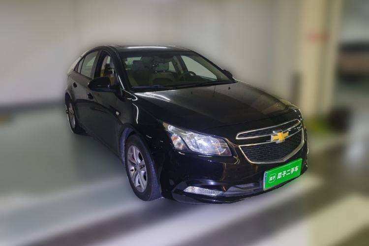 Used Chevrolet Cruze 2015 1.5L Classic SE MT Front Right 45 Deg