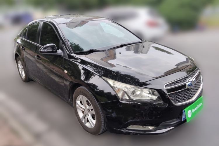 Used Chevrolet Cruze 2015 1.5L Classic SE MT Front Right 45 Deg