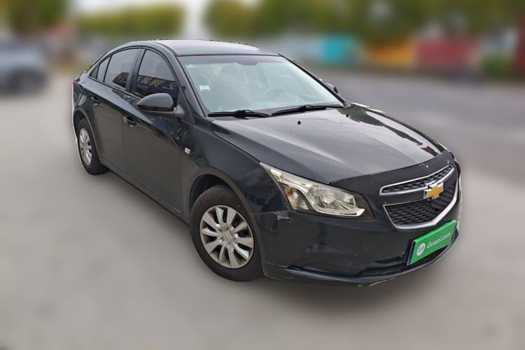 Used Chevrolet Cruze 2015 1.5L Classic SL MT Front Right 45 Deg