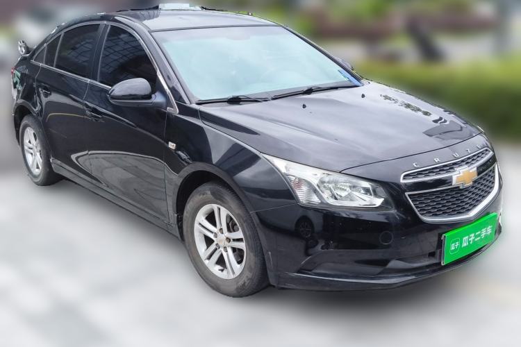 Used Chevrolet Cruze 2015 1.5L Classic SL MT Front Right 45 Deg