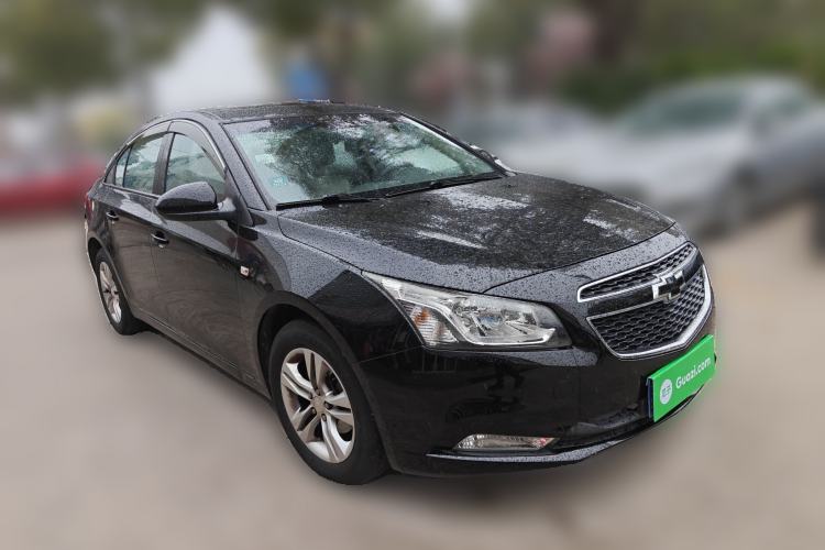 Used Chevrolet Cruze 2015 1.5L Classic SE MT Front Right 45 Deg