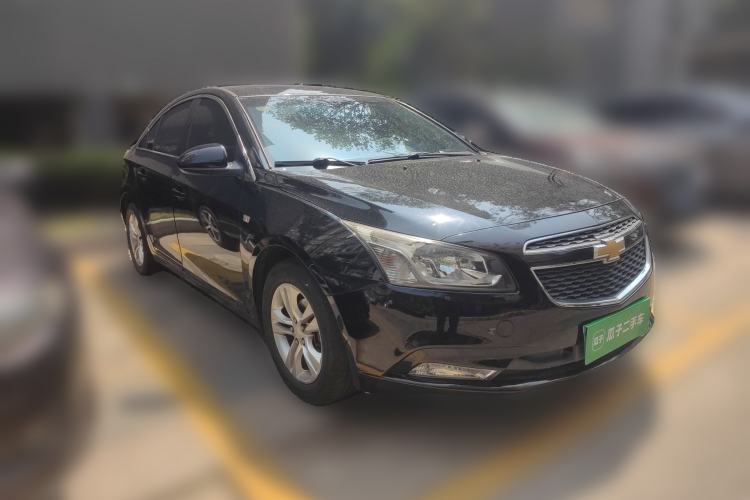 Used Chevrolet Cruze 2015 1.5L Classic SE MT Front Right 45 Deg