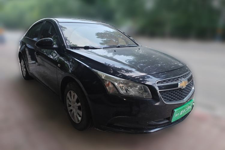Used Chevrolet Cruze 2015 1.5L Classic SL MT Front Right 45 Deg