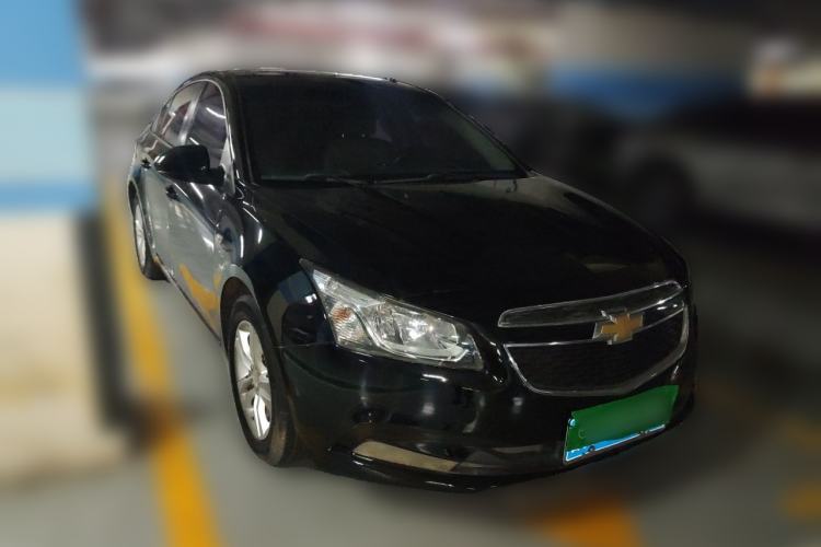 Used Chevrolet Cruze 2015 1.5L Classic SE MT Front Right 45 Deg