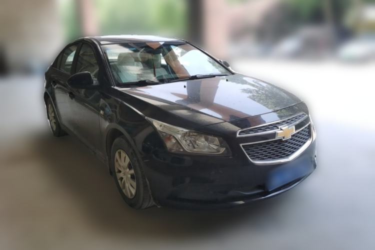 Used Chevrolet Cruze 2015 1.5L Classic SL MT Front Right 45 Deg