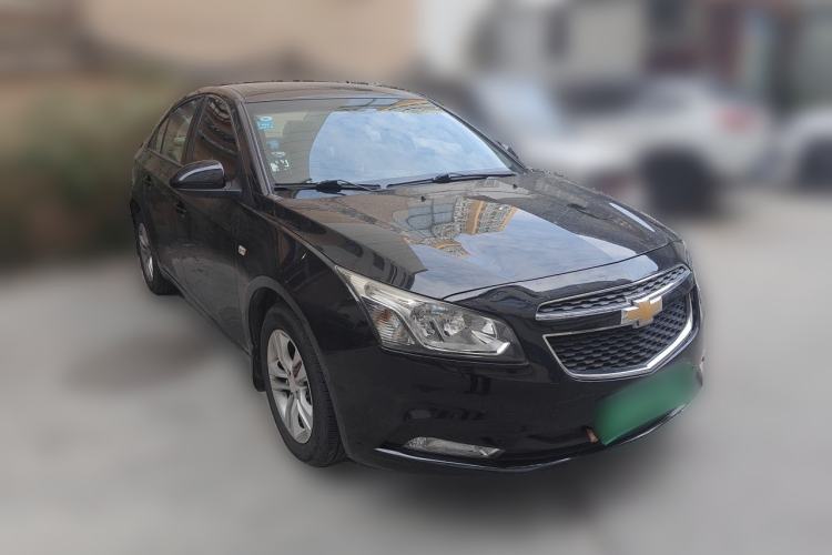 Used Chevrolet Cruze 2015 1.5L Classic SE MT Front Right 45 Deg