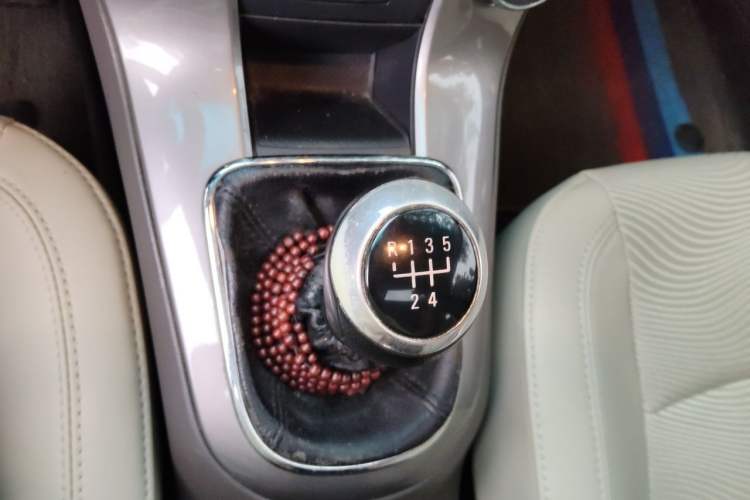 Used Chevrolet Cruze 2015 1.5L Classic SE MT Gear Lever