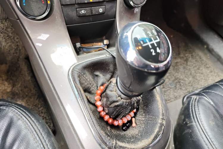Used Chevrolet Cruze 2015 1.5L Classic SE MT Gear Lever