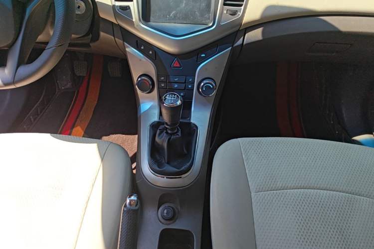 Used Chevrolet Cruze 2015 1.5L Classic SL MT Gear Lever