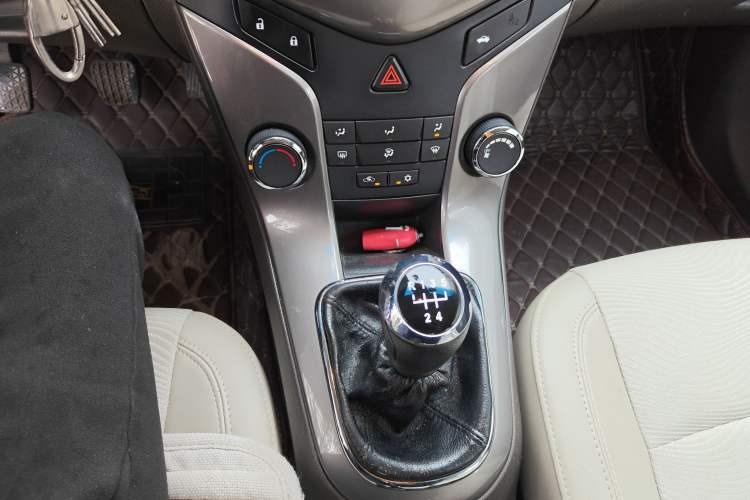 Used Chevrolet Cruze 2015 1.5L Classic SE MT Gear Lever