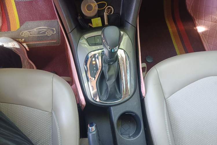 Used Chevrolet Cruze 2015 1.5L Automatic Luxury Edition Gear Lever