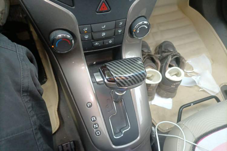 Used Chevrolet Cruze 2015 1.5L Classic SE AT Gear Lever