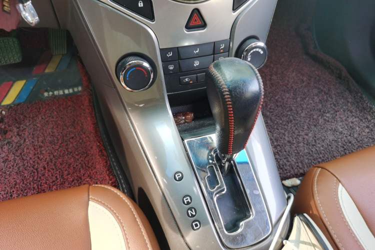 Used Chevrolet Cruze 2015 1.5L Classic SE AT Gear Lever
