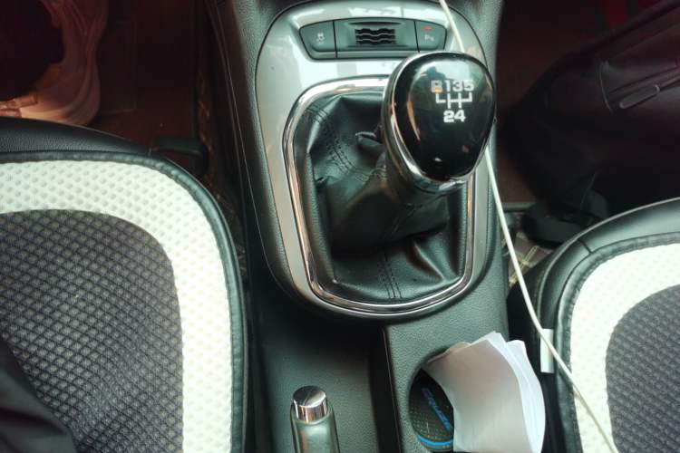 Used Chevrolet Cruze 2015 1.5L Manual Elite Edition Gear Lever