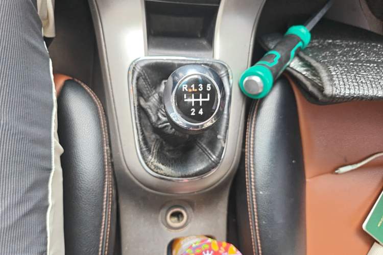 Used Chevrolet Cruze 2015 1.5L Classic SL MT Gear Lever