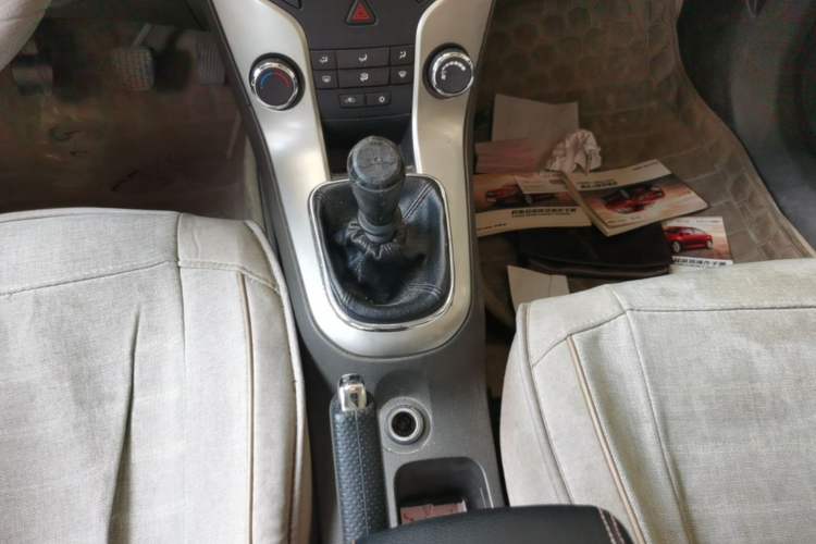 Used Chevrolet Cruze 2015 1.5L Classic SL MT Gear Lever