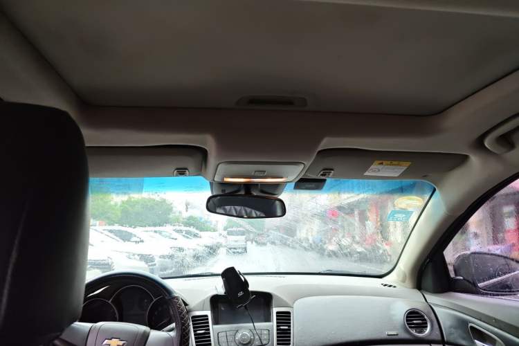 Used Chevrolet Cruze 2015 1.5L Classic SE MT Headliner