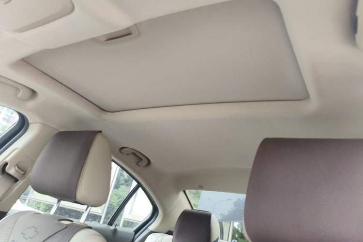 Used Chevrolet Cruze 2015 1.5L Classic SE MT Headliner