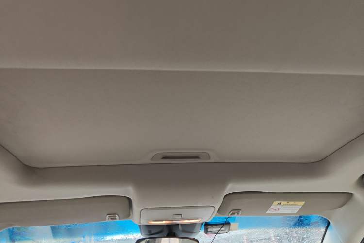 Used Chevrolet Cruze 2015 1.5L Classic SE MT Headliner