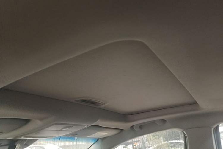 Used Chevrolet Cruze 2015 Hatchback 1.6L Manual Comfort Edition Headliner
