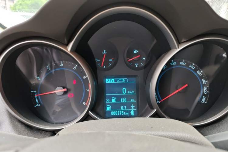 Used Chevrolet Cruze 2015 1.5L Classic SE MT Instrument Cluster