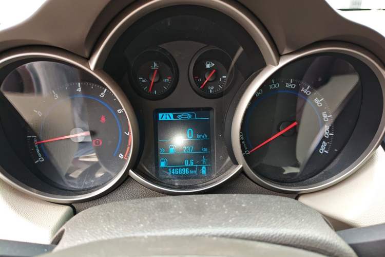 Used Chevrolet Cruze 2015 1.5L Classic SL MT Instrument Cluster