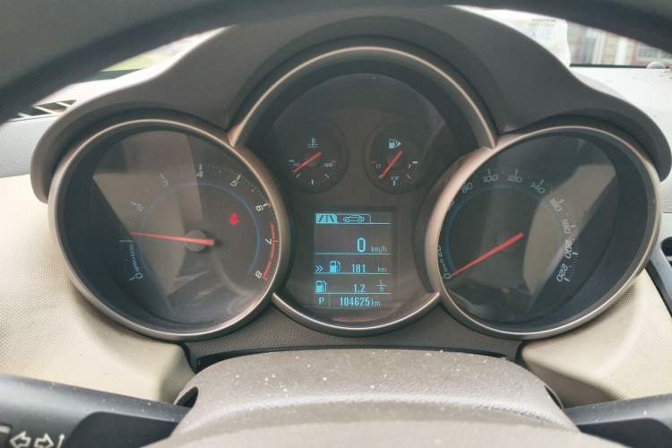 Used Chevrolet Cruze 2015 1.5L Classic SE AT Instrument Cluster