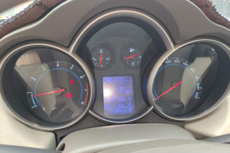 Used Chevrolet Cruze 2015 1.5L Classic SE MT Instrument Cluster