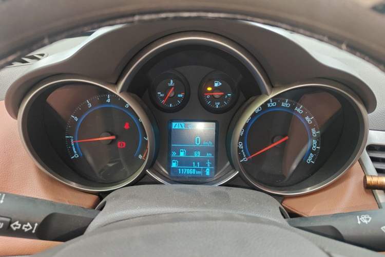 Used Chevrolet Cruze 2015 1.5L Classic SE MT Instrument Cluster