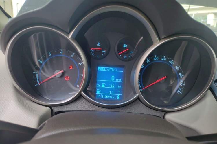 Used Chevrolet Cruze 2015 1.5L Classic SE AT Instrument Cluster