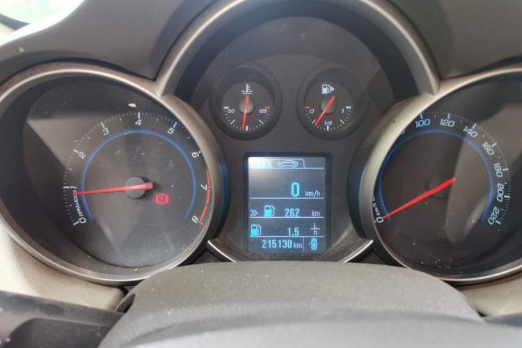 Used Chevrolet Cruze 2015 1.5L Classic SL MT Instrument Cluster