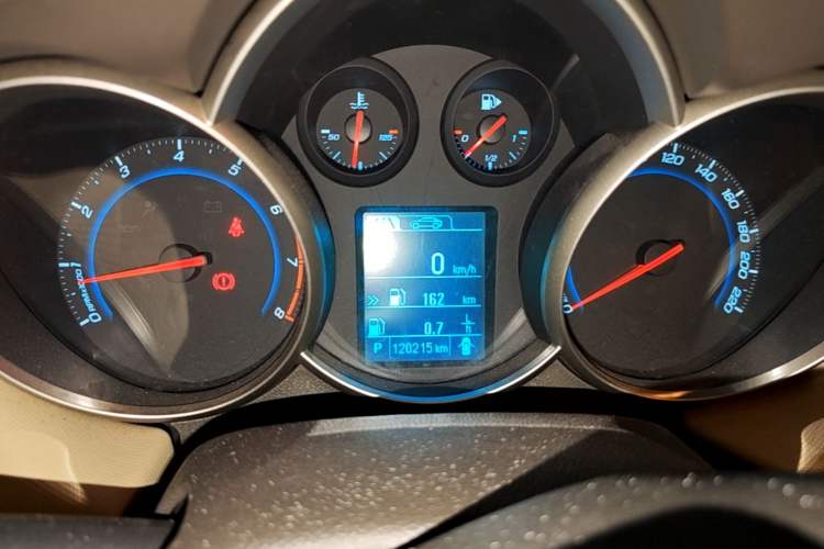 Used Chevrolet Cruze 2015 1.5L Classic SE AT Instrument Cluster