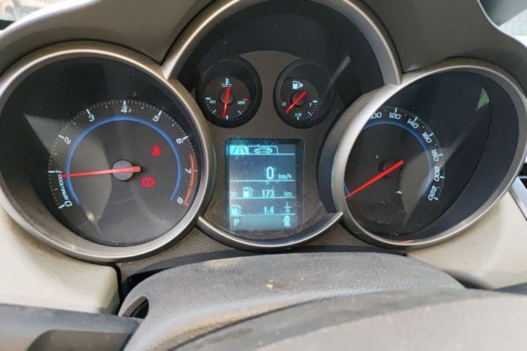 Used Chevrolet Cruze 2015 1.5L Classic SE AT Instrument Cluster