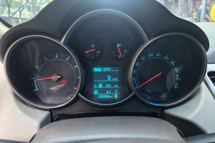 Used Chevrolet Cruze 2015 1.5L Classic SL MT Instrument Cluster
