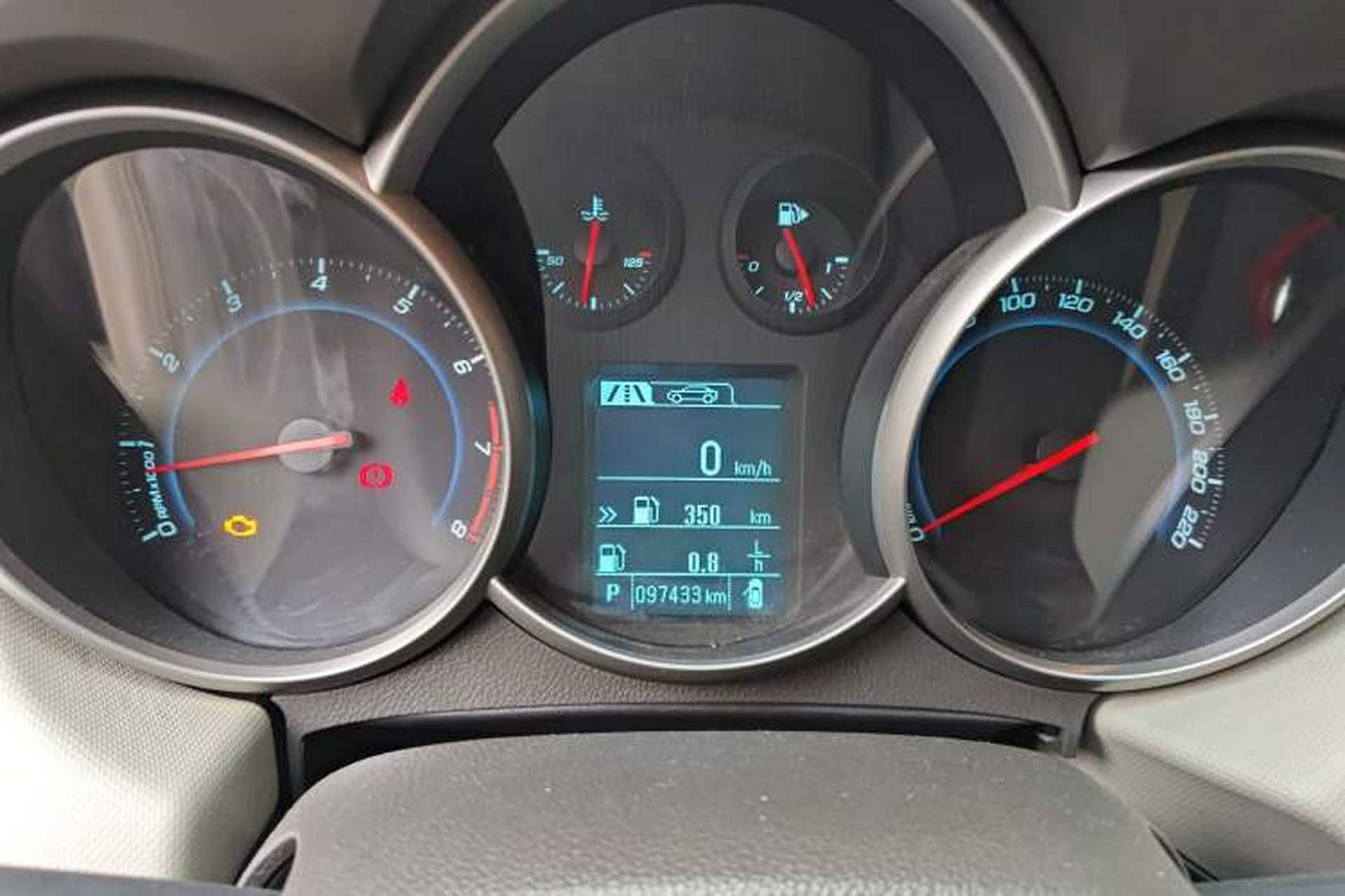 Used Chevrolet Cruze 2015 1.5L Classic SE AT Instrument Cluster