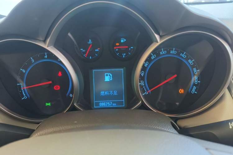 Used Chevrolet Cruze 2015 1.5L Classic SL MT Instrument Cluster
