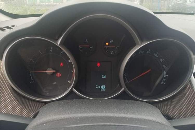 Used Chevrolet Cruze 2015 Hatchback 1.6L Manual Comfort Edition Instrument Cluster