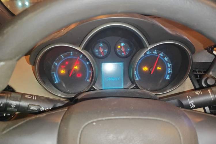 Used Chevrolet Cruze 2015 1.5L Classic SE AT Instrument Cluster