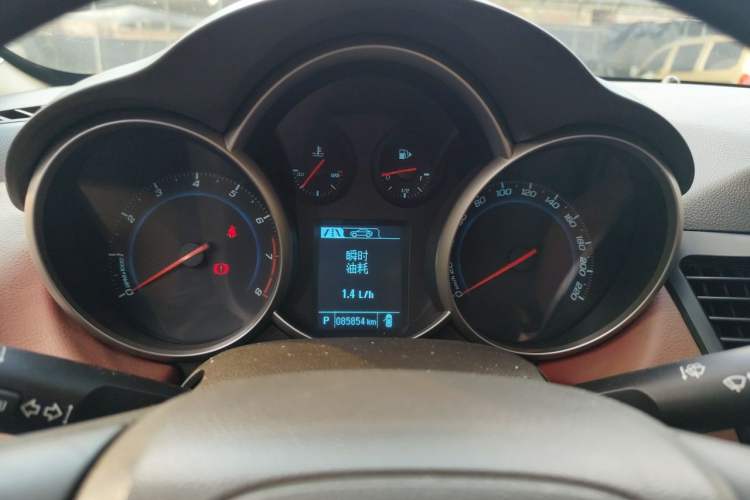 Used Chevrolet Cruze 2015 1.5L Classic SE AT Instrument Cluster