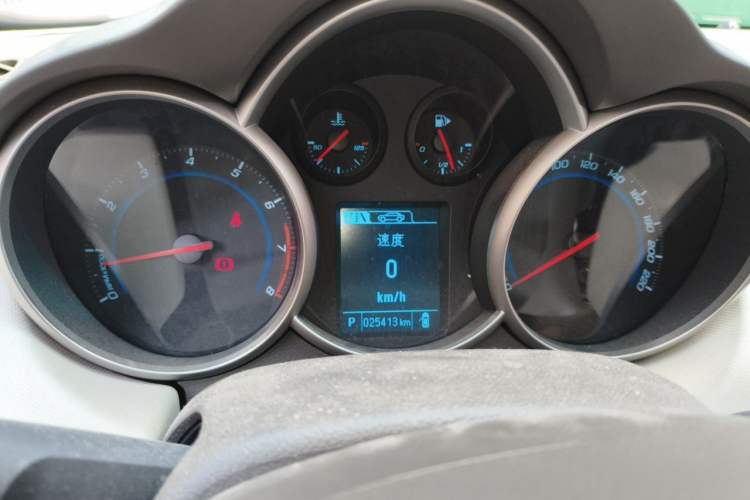 Used Chevrolet Cruze 2015 1.5L Classic SE AT Instrument Cluster