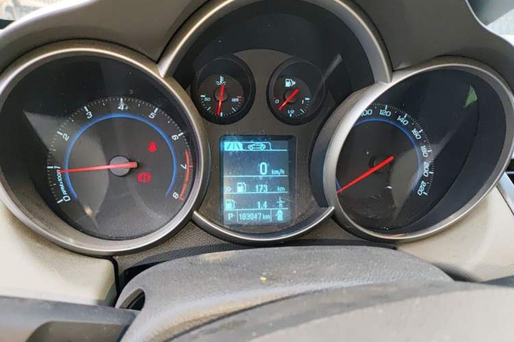 Used Chevrolet Cruze 2015 1.5L Classic SE AT Instrument Cluster