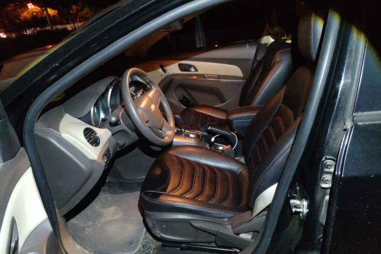 Used Chevrolet Cruze 2015 1.5L Classic SE AT Left Front Seat