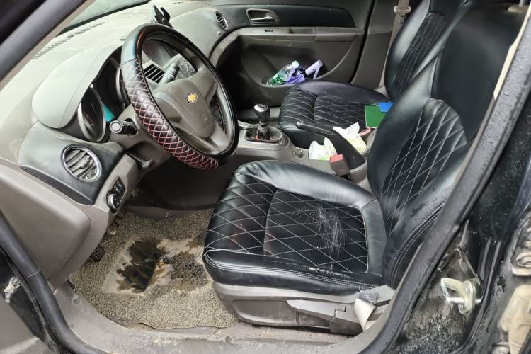 Used Chevrolet Cruze 2015 1.5L Classic SE MT Left Front Seat
