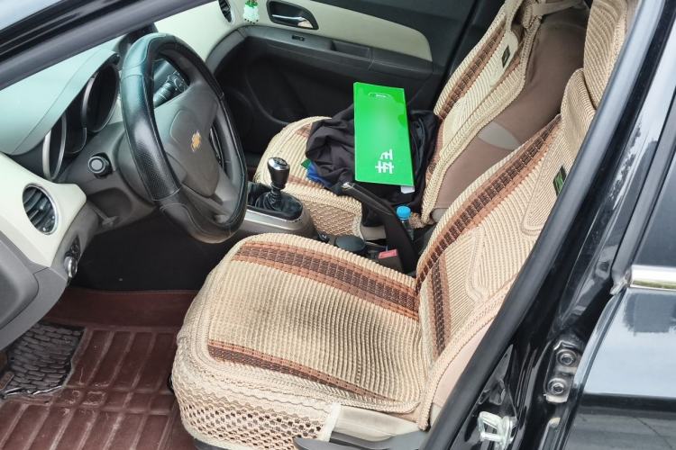 Used Chevrolet Cruze 2015 1.5L Classic SL MT Left Front Seat