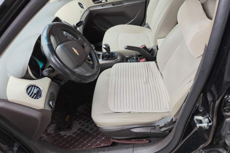 Used Chevrolet Cruze 2015 1.5L Classic SE MT Left Front Seat