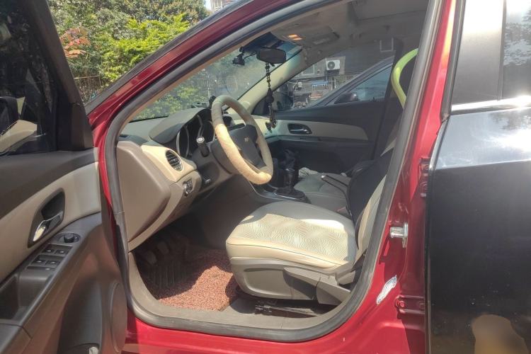 Used Chevrolet Cruze 2015 1.5L Classic SE MT Left Front Seat