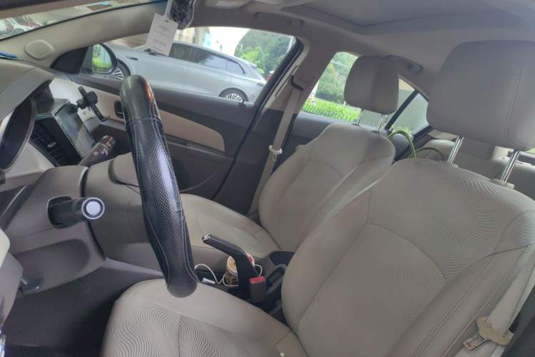 Used Chevrolet Cruze 2015 1.5L Classic SE AT Left Front Seat